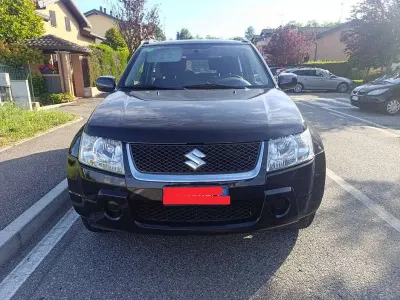 Usata Suzuki Grand Vitara 106 CV (77 kW) 2005 Nero SUV