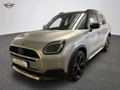 Usata Mini Countryman Favoured 163 CV (119 kW) 2025 Grigio SUV