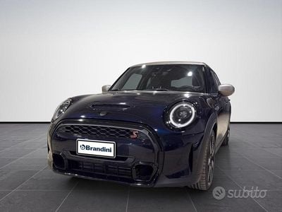 Usata Mini John Cooper Works 178 CV (130 kW) 2024 Blu Utilitaria