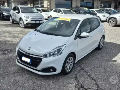 Usata Peugeot 208 Active 102 CV (75 kW) 2019 Bianco Utilitaria
