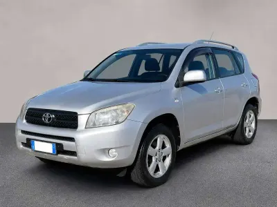 Usata Toyota RAV4 Luxury 136 CV (100 kW) 2006 Grigio SUV