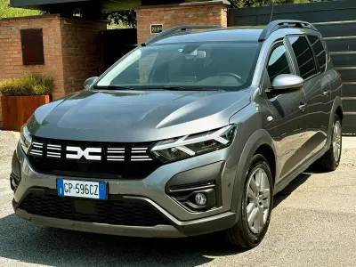 Usata Dacia Jogger 101 CV (74 kW) 2023 Grigio Monovolume