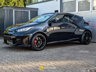 Usata Toyota Yaris 280 CV (205 kW) 2024 Nero Utilitaria