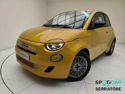 Nuova Fiat 500 Icon 65 CV (47 kW) 2026 Giallo Utilitaria