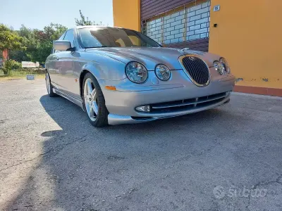 Usata Jaguar S-Type S 238 CV (175 kW) 2001 Grigio Berlina