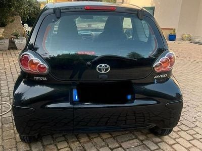 Usata Toyota Aygo Connect Style 68 CV (50 kW) 2013 Nero Utilitaria