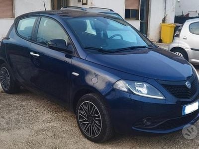 Usata Lancia Ypsilon S 69 CV (50 kW) 2022 Blu Utilitaria