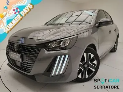 Usata Peugeot 208 Allure 101 CV (74 kW) 2025 Grigio Utilitaria