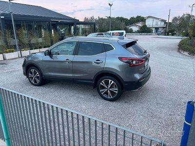 Grigio Usata 2018 Nissan Qashqai SUV | 15.500 €