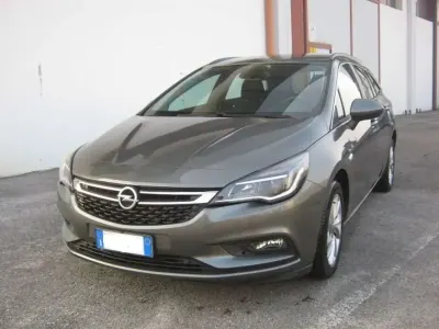 Usata Opel Astra Business 110 CV (80 kW) 2018 Grigio Station wagon