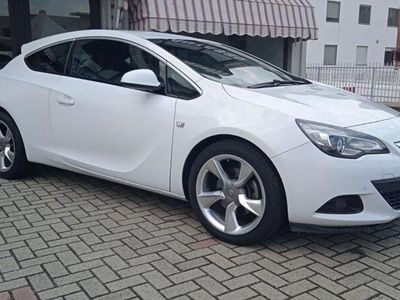 usata Opel Astra GTC con impianto GPL