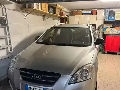 Usata Kia Ceed 109 CV (80 kW) 2008 Grigio Utilitaria