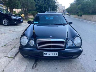 Mercedes E200