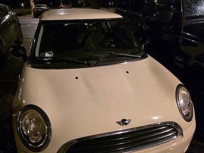 Begagnad Mini ONE 75 HK (55 kW) 2010 Vit Halvkombi
