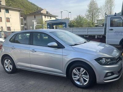 Usata VW Polo Comfortline 80 CV (58 kW) 2018 Argento Utilitaria