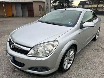 usata Opel Astra Cabriolet anno 2009 senza nessun lavoro da fare