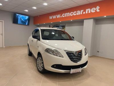 Usata Lancia Ypsilon Gold 85 CV (62 kW) 2013 Bianco Utilitaria