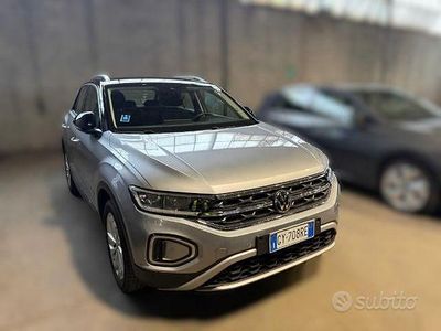 Usata VW T-Roc Style 115 CV (84 kW) 2025 Grigio SUV