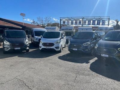 Begagnad Ford Tourneo Titanium 131 HK (96 kW) 2022 Vit Minibuss