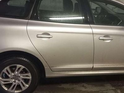 Usata Volvo XC60 Kinetic 181 CV (133 kW) 2014 Argento SUV