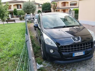 Usata Peugeot 3008 Premium 120 CV (88 kW) 2010 Nero Station wagon