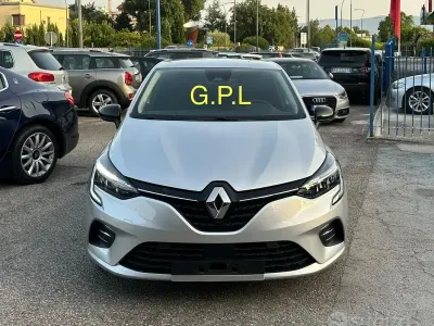 Usata Renault Clio V Business 101 CV (74 kW) 2021 Grigio Berlina