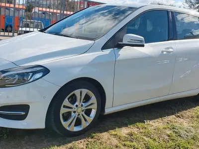 Usata Mercedes B200 140 CV (102 kW) 2015 Bianco Utilitaria