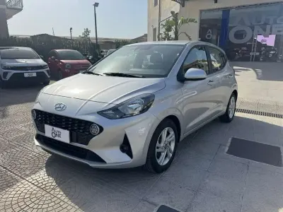Usata Hyundai i10 67 CV (49 kW) 2023 Grigio Utilitaria