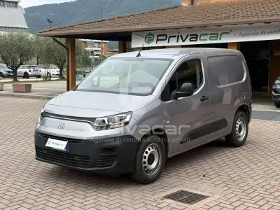 Usado Fiat Doblò 102 HP (75 kW) 2023 Cinzento Monovolume