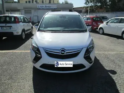 Usata Opel Zafira Tourer Cosmo 149 CV (109 kW) 2014 Bianco Monovolume