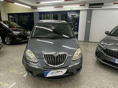 Usata Lancia Musa 77 CV (56 kW) 2011 Grigio Monovolume