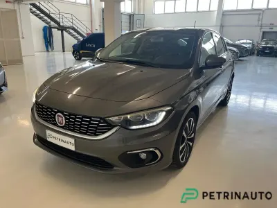 Usata Fiat Tipo 95 CV (69 kW) 2016 Grigio