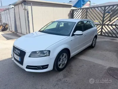Usata Audi A3 Sportback Young 90 CV (66 kW) 2011 Bianco Utilitaria