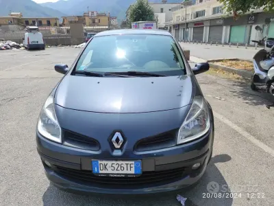 Usata Renault Clio LE 85 CV (62 kW) 2007 Grigio Utilitaria
