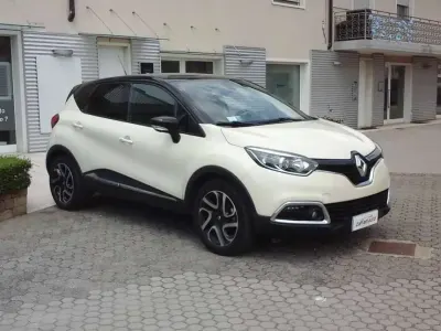 Usata Renault Captur 90 CV (66 kW) 2014 Beige SUV