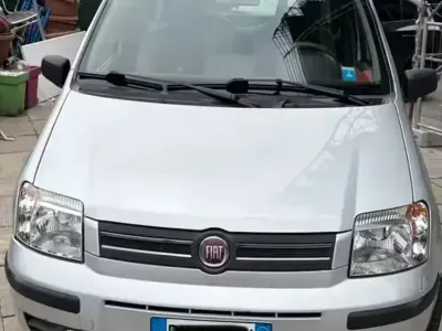 Begagnad Fiat Panda Emotion 60 HK (44 kW) 2010 Grå Halvkombi