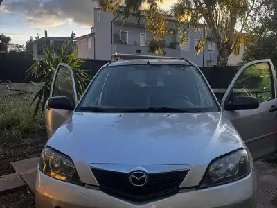 Usata Mazda 2 68 CV (50 kW) 2004 Grigio Utilitaria