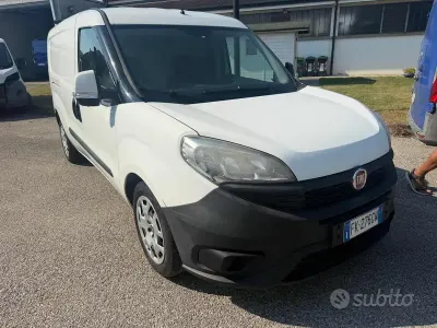 Usata Fiat Doblò 120 CV (88 kW) 2017 Bianco Monovolume