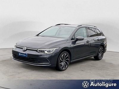 Usata VW Golf VIII Style 131 CV (96 kW) 2022 Grigio Station wagon