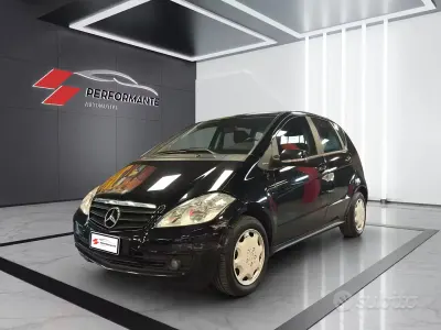 Usata Mercedes A160 Premium 95 CV (69 kW) 2012 Nero Utilitaria