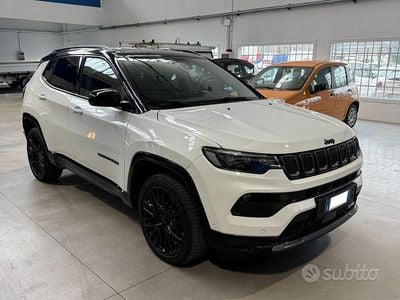 Usata Jeep Compass 240 CV (176 kW) 2023 Bianco metallizzato SUV