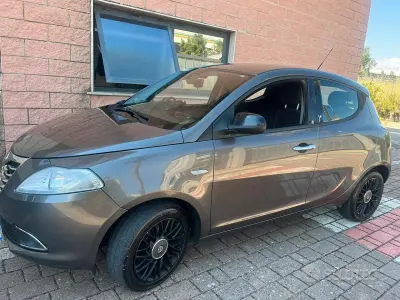 Usata Lancia Ypsilon Platinum 69 CV (50 kW) 2011 Utilitaria