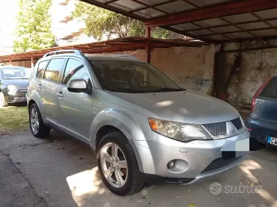 Usata Mitsubishi Outlander