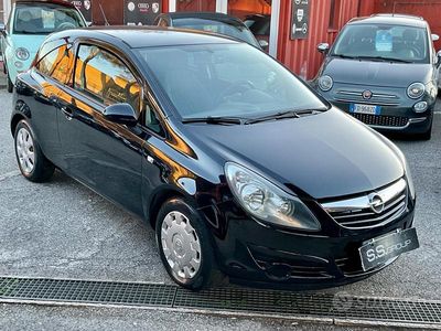 Usata Opel Corsa Club 65 CV (47 kW) 2011 Nero Berlina