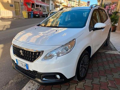 Usata Peugeot 2008 Active 75 CV (55 kW) 2016 Bianco SUV