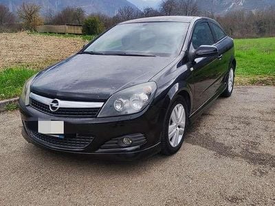 Usata Opel Astra GTC Enjoy 101 CV (74 kW) 2008 Berlina