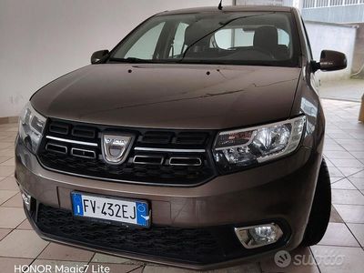 Usata Dacia Sandero Comfort 75 CV (55 kW) 2019 Marrone Berlina