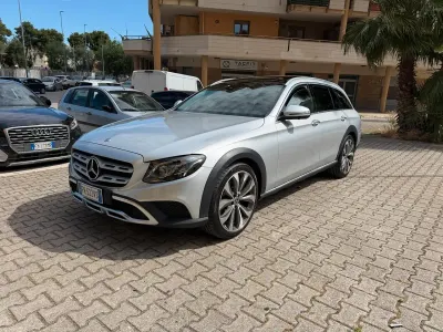 Usata Mercedes E220 All-Terrain Premium Plus 194 CV (142 kW) 2018 Grigio Station wagon
