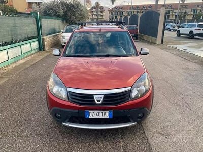Brugt Dacia Sandero Stepway 90 HK (66 kW) 2010 Rød Sedan