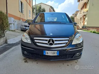 Usata Mercedes B200 Chrome 140 CV (102 kW) 2006 Nero Monovolume